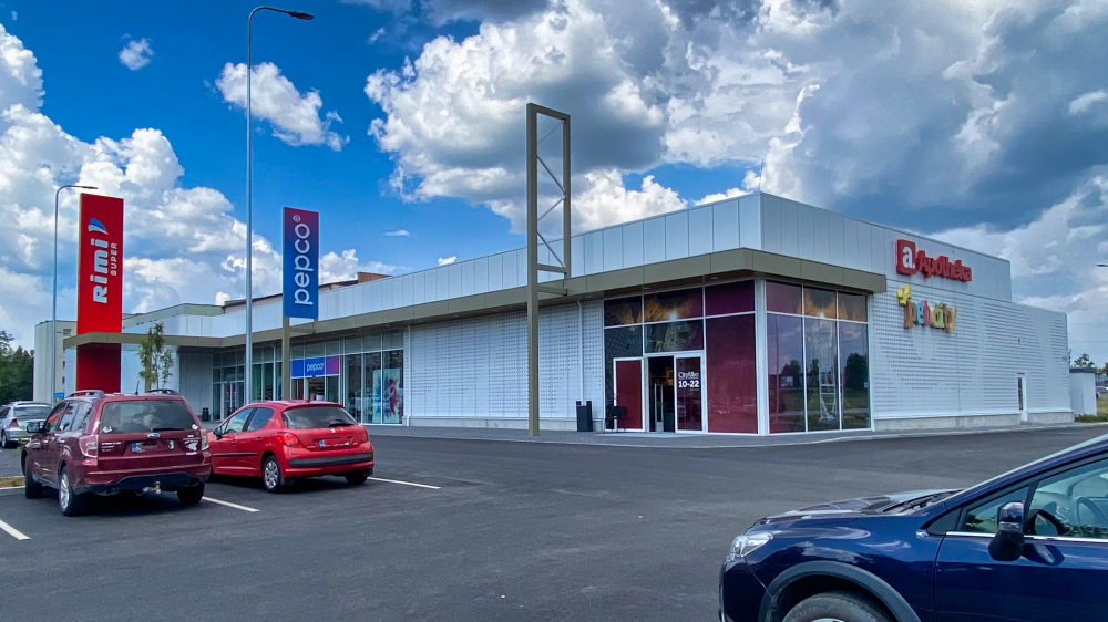 Pärnu Niidu Rimi Superi valmis fassaad
